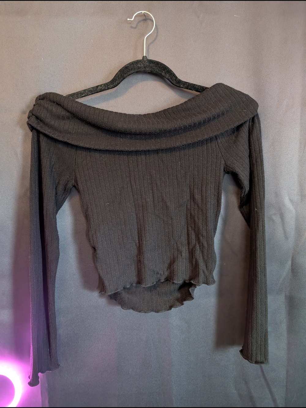 Ardene Black Off-the-Shoulder Ribbed Sweater Flared Scallop Sleeves - Picture 9 of 10
